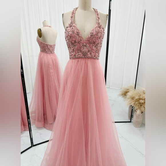 Gown size 4(S) Pink halter-neck V-neck fairy dress - Picture 2 of 6